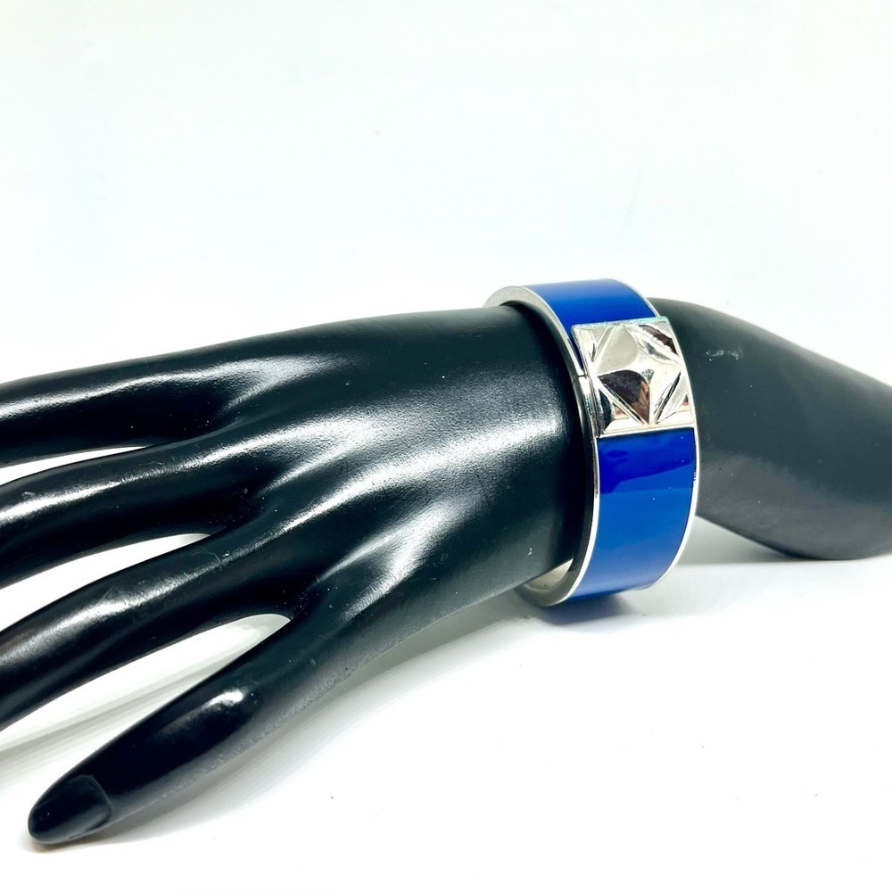 Vince Camuto Signed Hinged Bracelet
